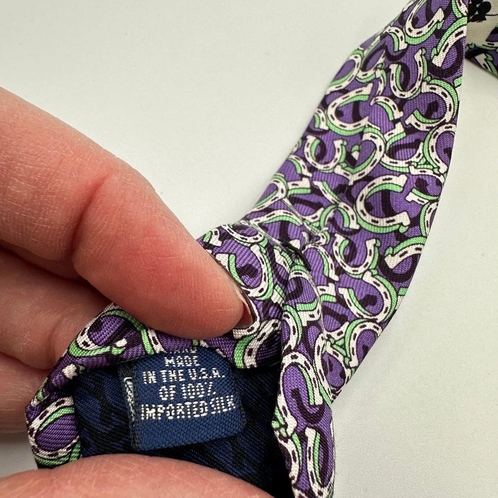 Vineyard Vines Kentucky‎ Derby Silk Tie Purple Horseshoe Print USA 3.5in